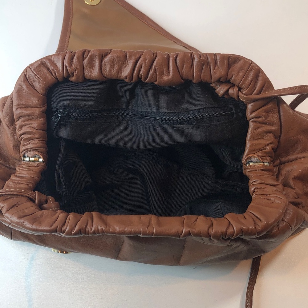 Vintage Chic Brown Shoulder Bag with Artistic Flap - Picture 6 of 13